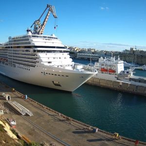 1761723969-msc-magnifica-entering-palumbo-malta-shipyard