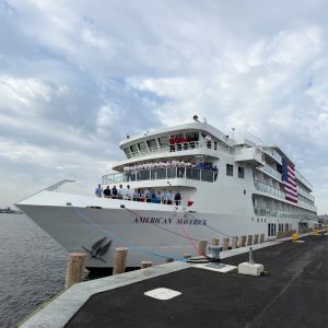 American Cruise Lines celebra lanzamiento de segundo barco de 2026