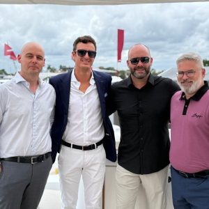 Azimut Yachts - Alianza Marine 360 1