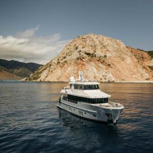 B76-Explorer-©-Bering-Yachts