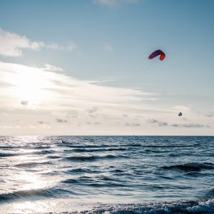 BookingCom kiteboarding-6543982_1280