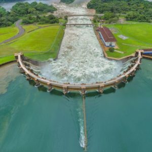 Canal de Panama - Prueba compuertas lago Gatun