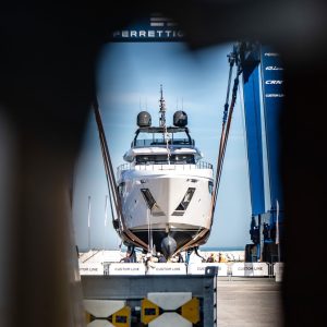 Custom Line Navetta 33 2