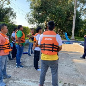 Dimar-y-Sena-certifican-en-seguridad-y-normativa-a-transportistas-en-Puerto-Leguizano
