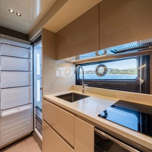 Invictus Yacht_Haier 1