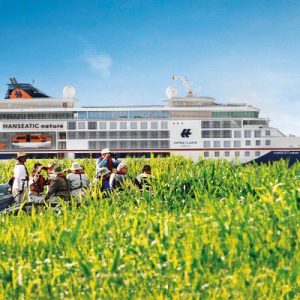 Iquitos-nature-hanseatic-Hapag-Lloyd_Cruises