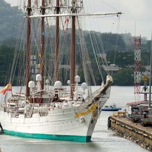 Juan Sebastian Elcano - Canal de Panama