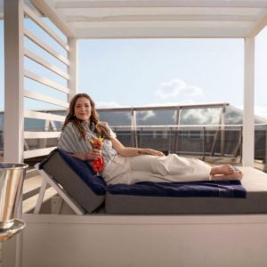 MSC-World-America-da-la-bienvenida-a-Drew-Barrymore-como-madrina-002-990x557