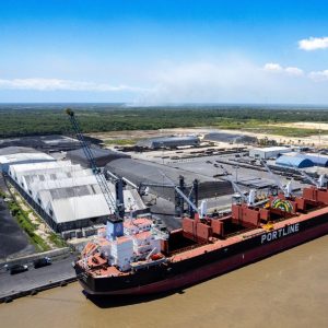 Port-Oshima-estabelce-record-de-exportacion-de-coque