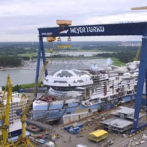 Royal Caribbean - Legend of the Seas botadura astillero 6
