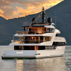 Sanlorenzo-Yachts-50Steel-1