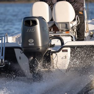 Suzuki Marine DF115S_Action_4