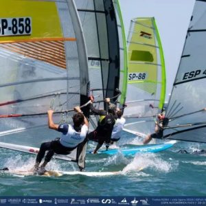 Trofeo-RCNV-para-las-clases-de-Windsurf-e-ILCA